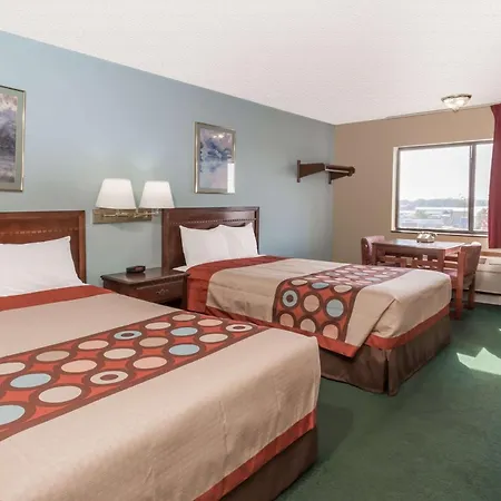 Super 8 By Wyndham Woodstock