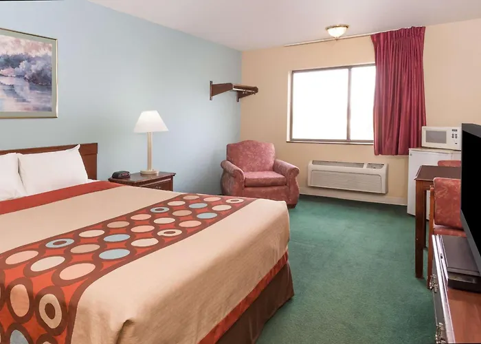 Hotel Super 8 By Wyndham 2*