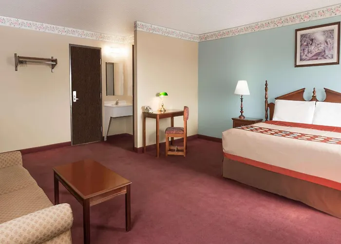 Super 8 By Wyndham Woodstock
