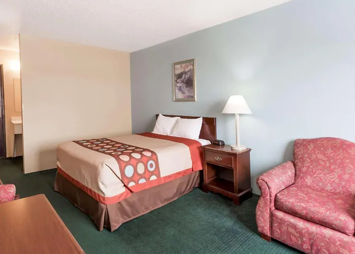 Super 8 By Wyndham Hotel 2*