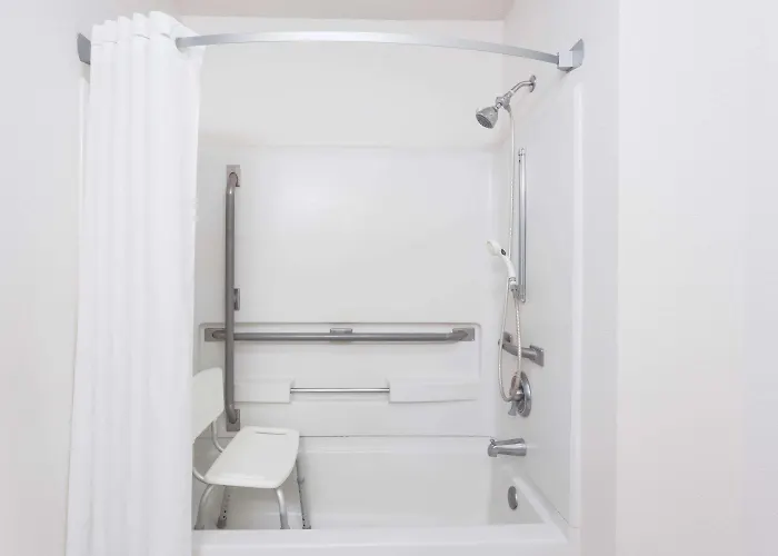 Super 8 By Wyndham Woodstock