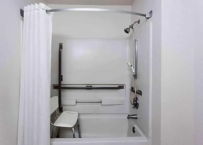 Super 8 By Wyndham Hotel