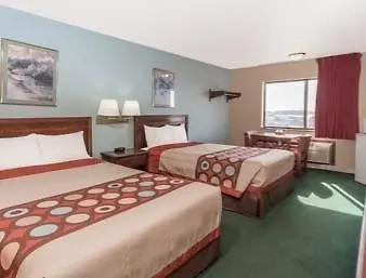Super 8 By Wyndham Woodstock